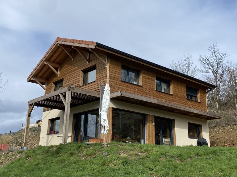 Maison en bois à Saint Cyr le Châtoux